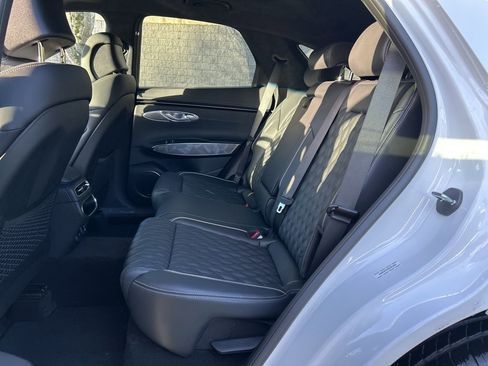 Used 2025 Genesis GV70 3.5T Sport w/ Sport Advanced Package image 11