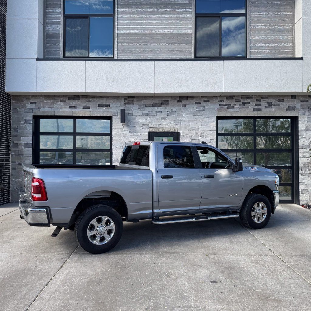 Used 2024 RAM 2500 Big Horn w/ Level 2 Equipment Group AWD/4WD image 3