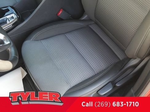 Used 2024 Chevrolet Trax LT w/ LT Convenience Package FWD image 36