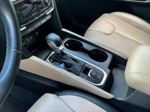 Used 2019 Hyundai Santa Fe Limited FWD image 21