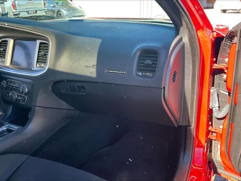 Used 2021 Dodge Charger R/T w/ Blacktop Package image 17