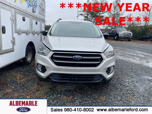 Used 2019 Ford Escape SE image 3