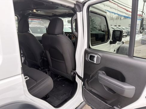 Used 2022 Jeep Wrangler Unlimited Sport image 42