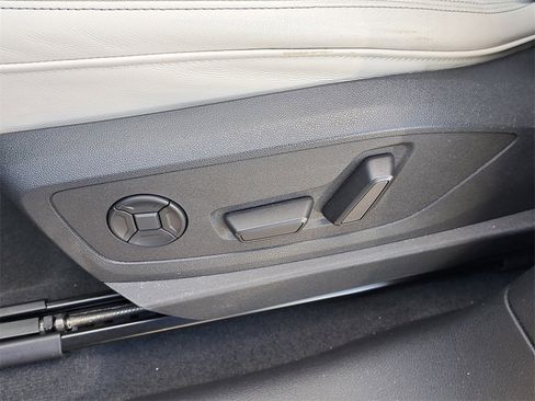 Certified 2024 Audi Q8 e-tron Premium Plus w/ Premium Plus Package image 18