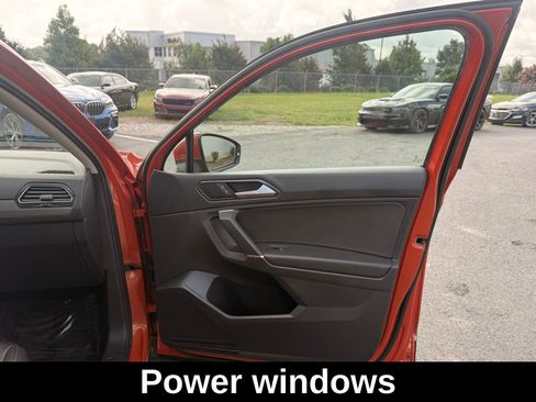 Used 2018 Volkswagen Tiguan SEL image 15