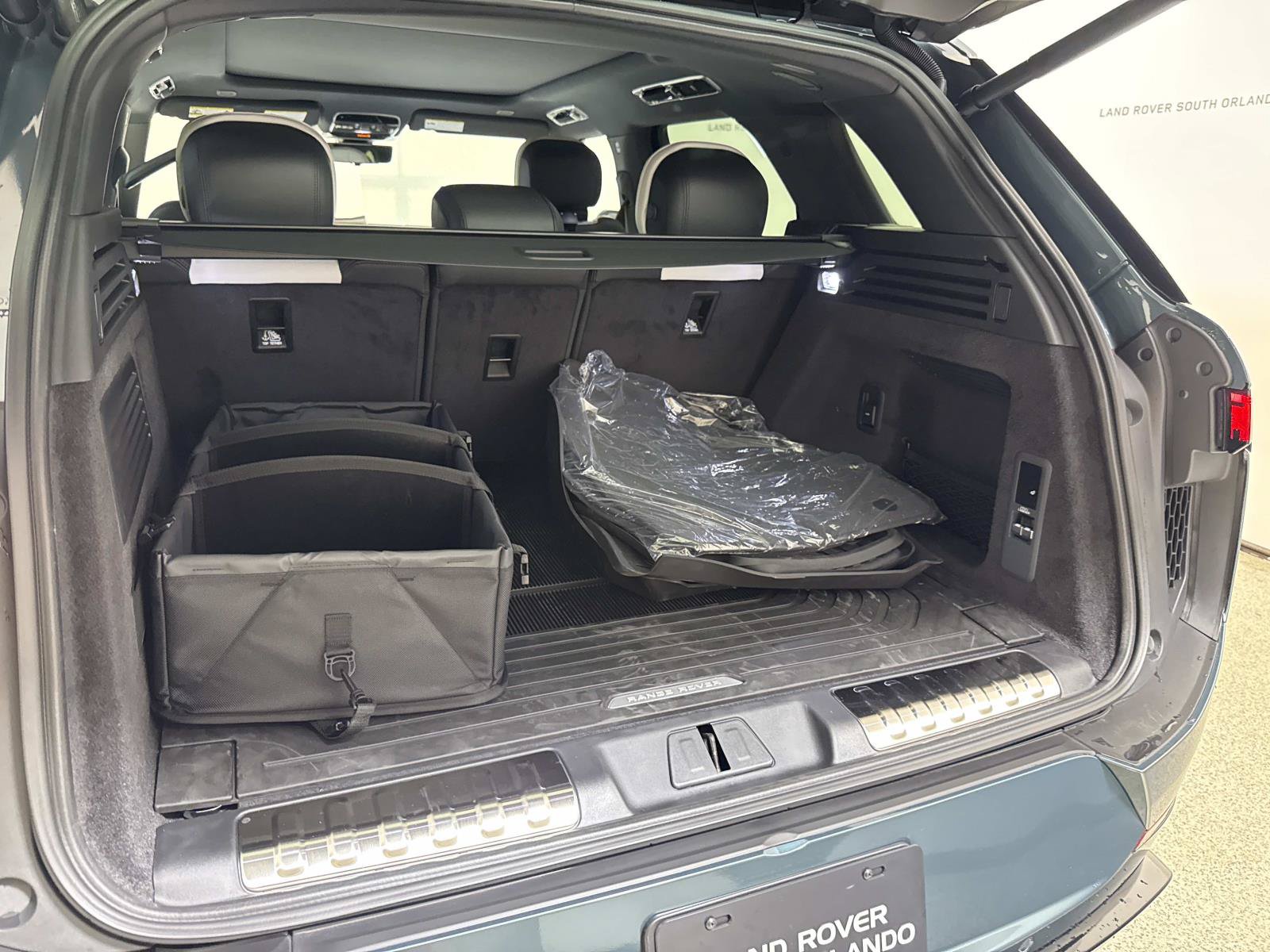 New 2026 Land Rover Range Rover Sport Dynamic SE AWD/4WD image 10