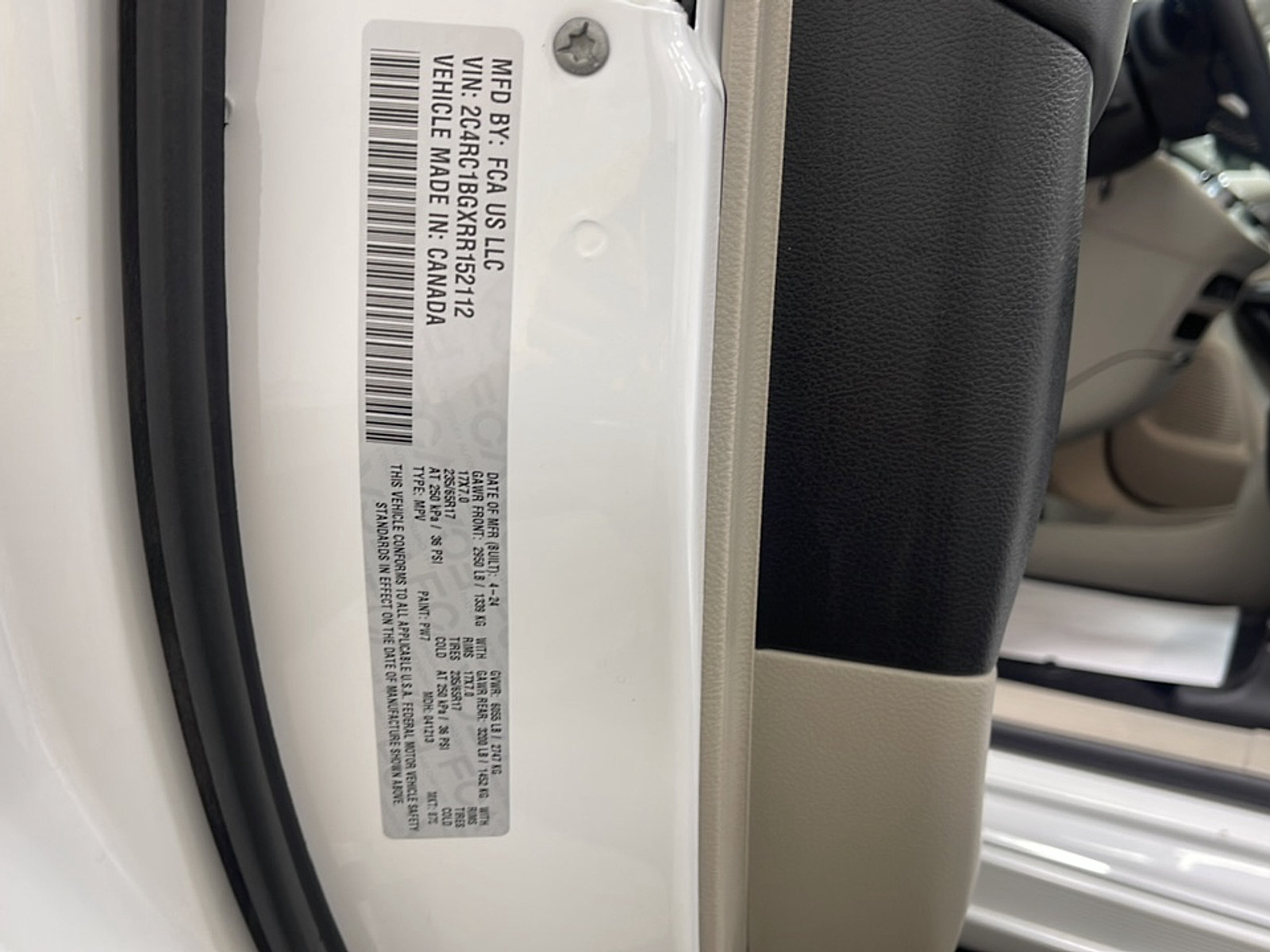 Used 2024 Chrysler Pacifica Touring-L FWD image 28
