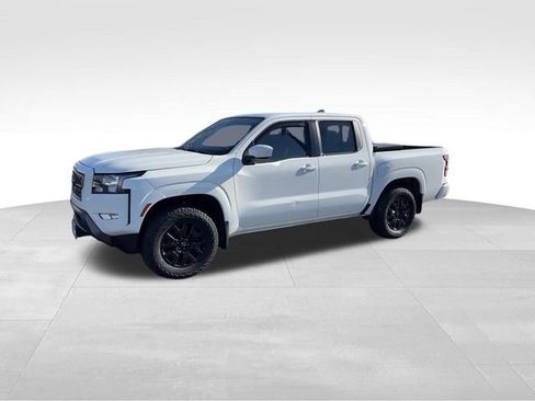 Used 2024 Nissan Frontier SV w/ SV Convenience Package AWD/4WD image 4