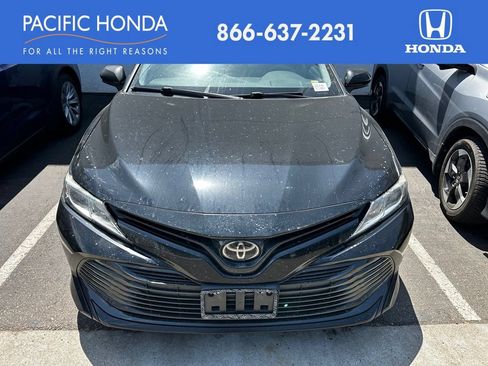 Used 2019 Toyota Camry LE FWD image 1
