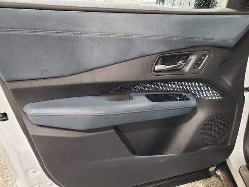 Used 2024 Nissan Ariya AWD image 20