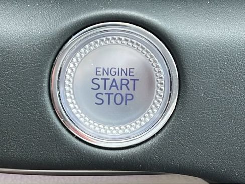 Certified 2025 Genesis GV80 2.5T Select AWD/4WD image 25