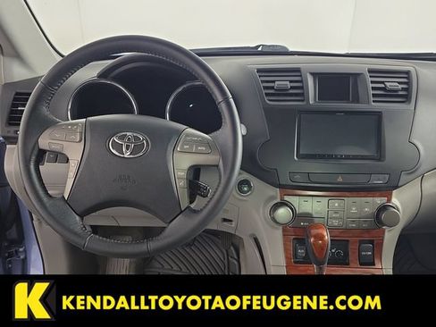 Used 2010 Toyota Highlander Limited AWD/4WD image 12