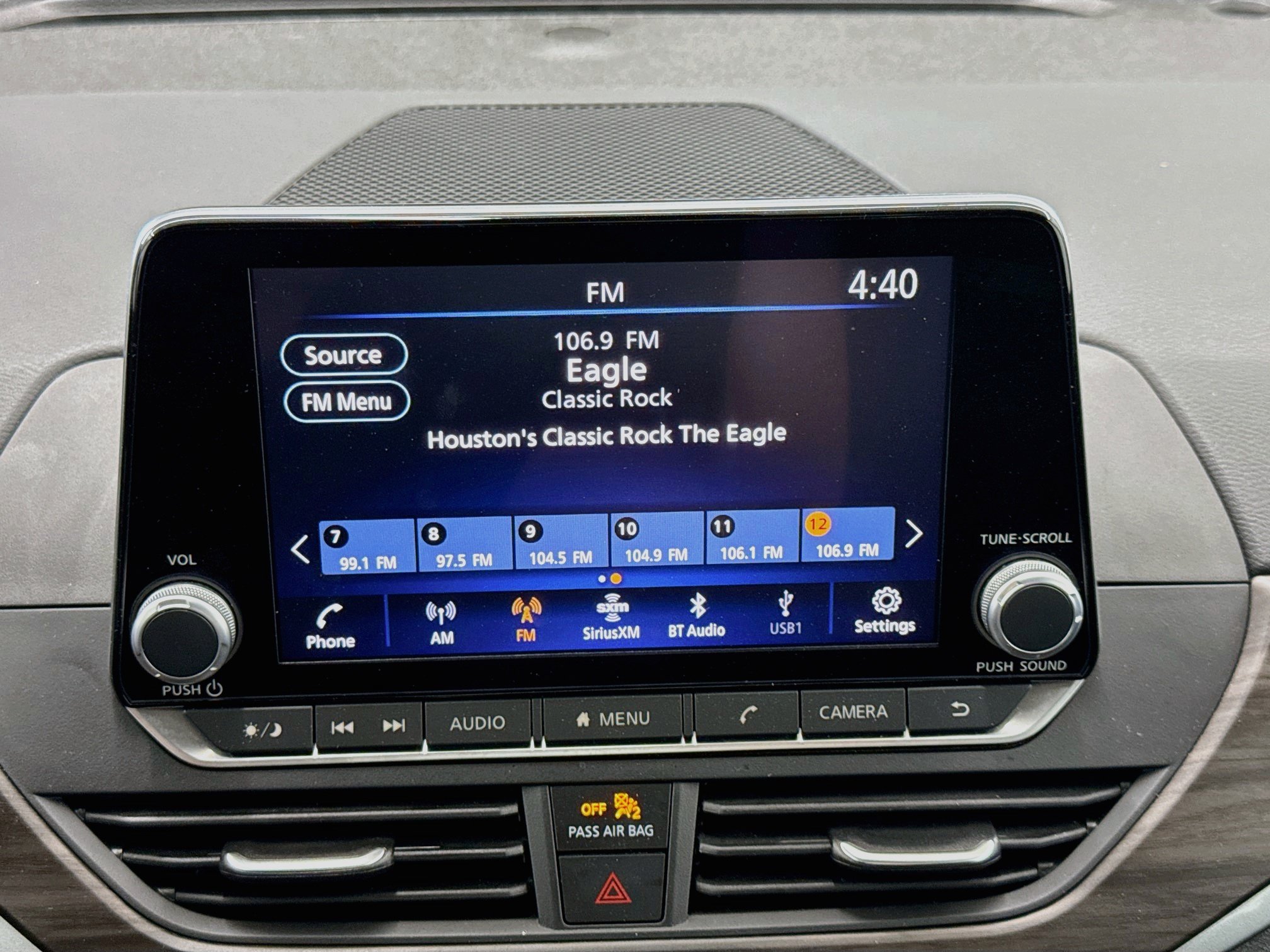 Used 2025 Nissan Altima 2.5 SV FWD image 21