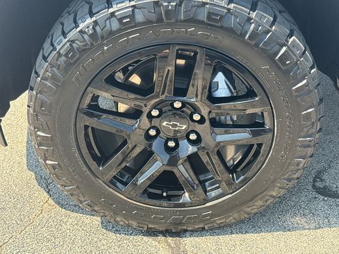Used 2022 Chevrolet Silverado 1500 RST w/ Convenience Package II AWD/4WD image 10