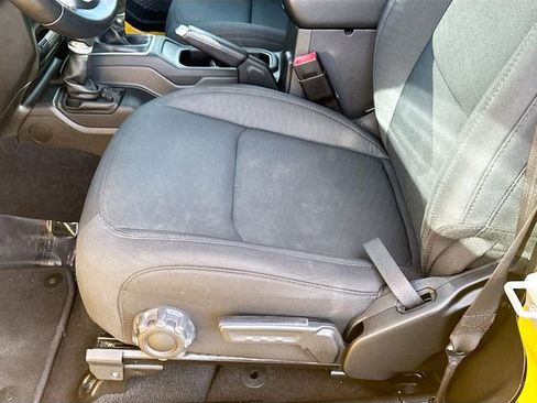 Used 2020 Jeep Wrangler Sport image 18