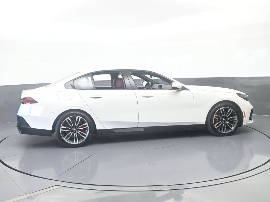 Used 2027 BMW 530i RWD image 7