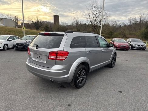 Used 2018 Dodge Journey SE w/ Connectivity Group image 8