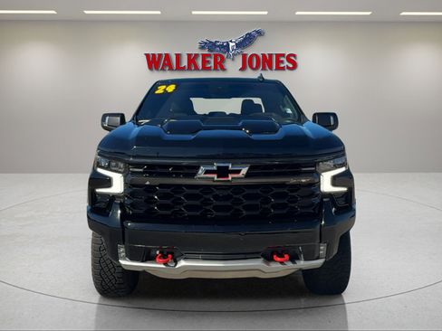 Used 2024 Chevrolet Silverado 1500 ZR2 w/ Technology Package image 8