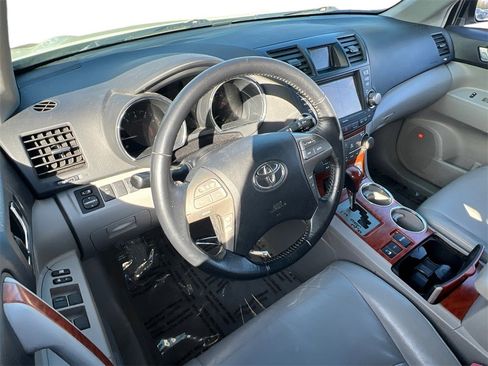 Used 2010 Toyota Highlander Limited image 7