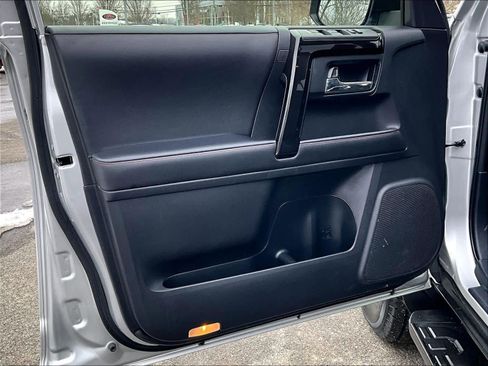 Used 2024 Toyota 4Runner TRD Off-Road image 9