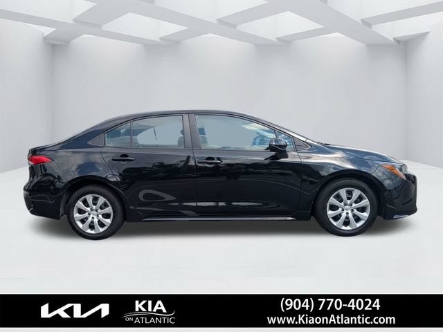 Used 2024 Toyota Corolla LE FWD image 2