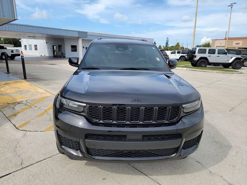 Used 2023 Jeep Grand Cherokee L Laredo AWD/4WD image 8