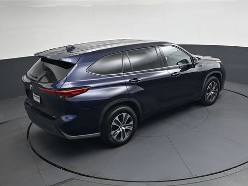 Used 2021 Toyota Highlander XLE FWD image 35