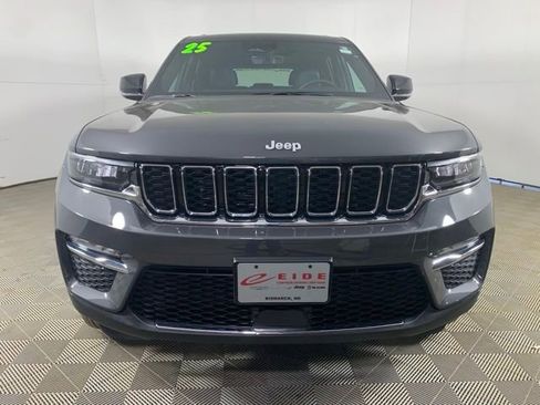 Used 2025 Jeep Grand Cherokee Limited w/ Trailer Tow Package AWD/4WD image 9