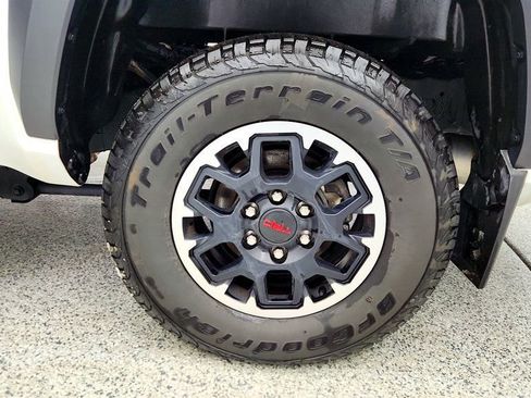 Used 2024 Toyota Tacoma TRD Off-Road w/ TRD Off Road Premium Package image 9