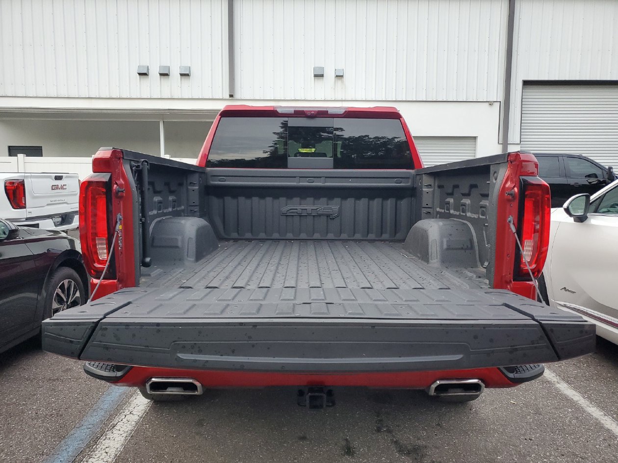 Used 2024 GMC Sierra 1500 AT4 w/ Technology Package AWD/4WD image 9