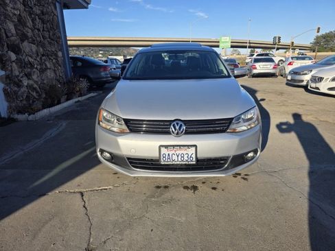 Used 2014 Volkswagen Jetta SEL image 2