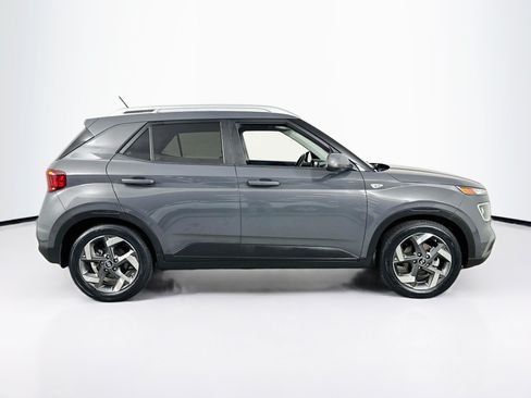 Used 2023 Hyundai Venue SEL w/ Cargo Package FWD image 4