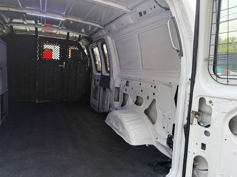 Used 2014 Ford E-350 and Econoline 350 Super Duty image 16