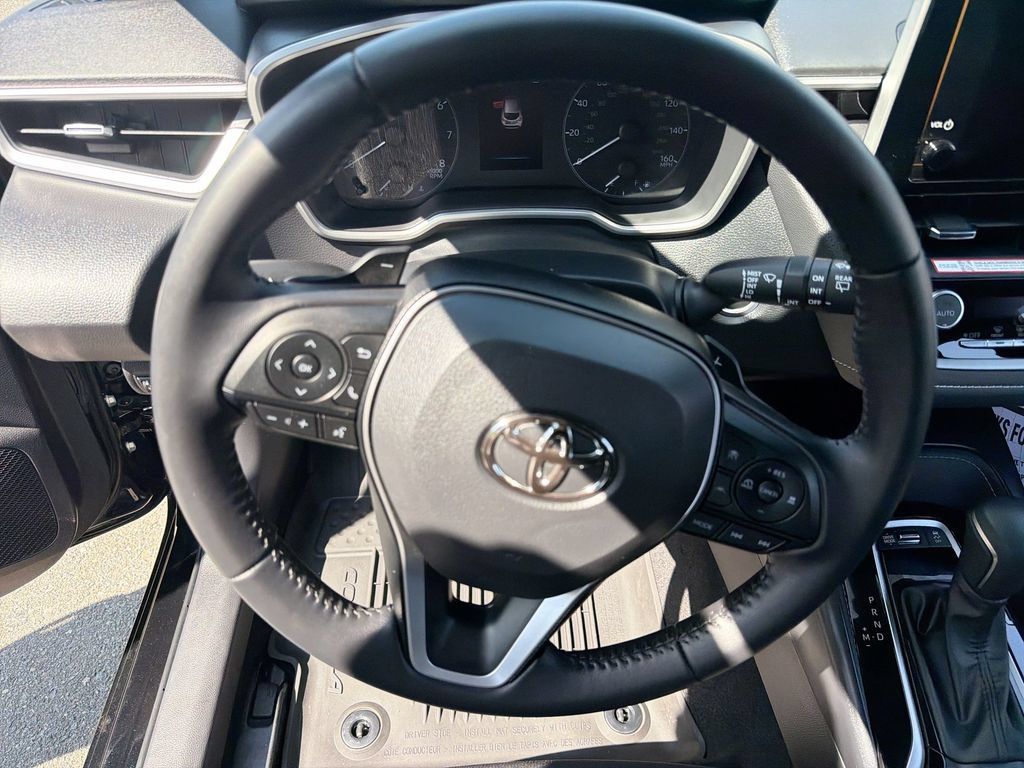 Used 2026 Toyota Corolla SE FWD image 11