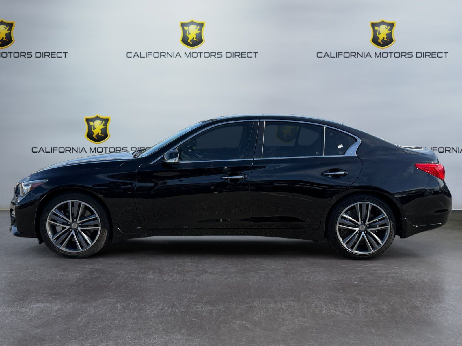Used 2017 INFINITI Q50 Sport RWD image 2