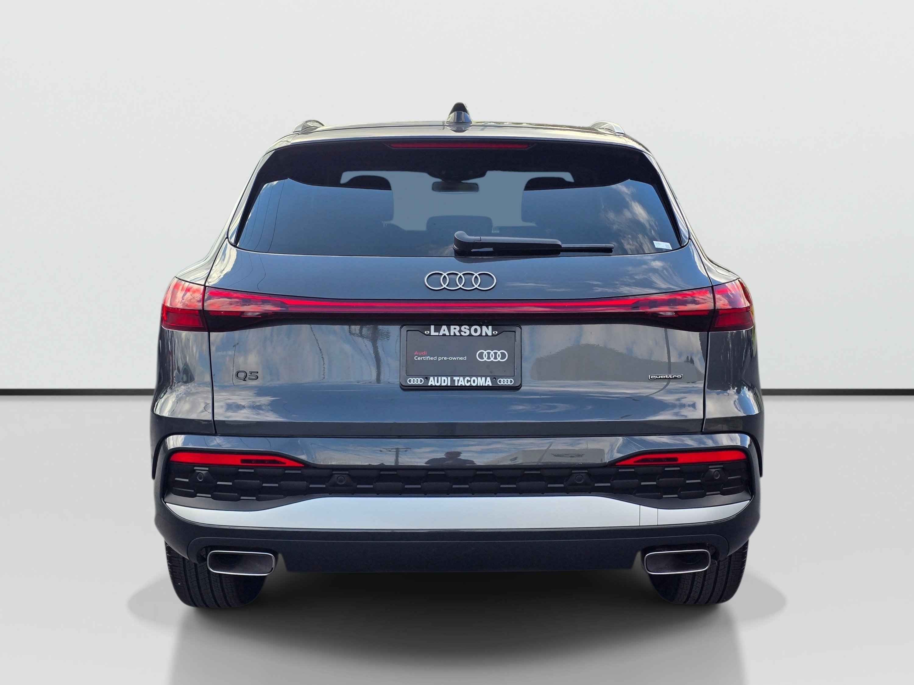 Used 2025 Audi Q5 Premium w/ Convenience Package AWD/4WD image 4