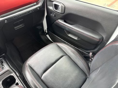 Used 2020 Jeep Wrangler Unlimited Rubicon AWD/4WD image 16