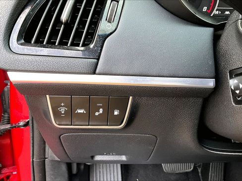 Used 2019 Kia Stinger Premium image 32