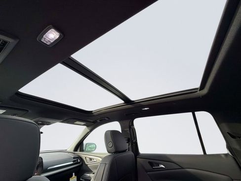 New 2026 Chevrolet Traverse LT w/ Sun and Wheel Package image 19