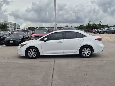 Used 2023 Toyota Corolla LE FWD image 3