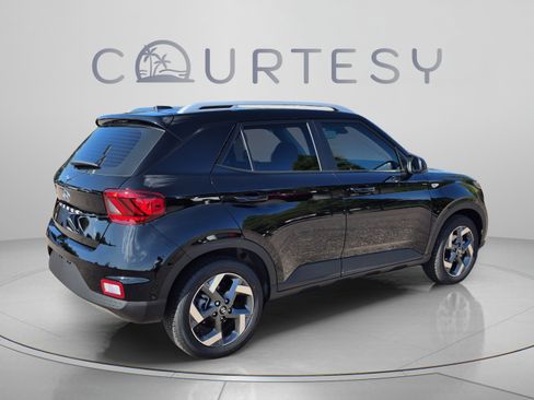 New 2026 Hyundai Venue SEL FWD image 5