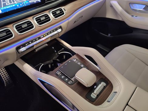 New 2026 Mercedes-Benz GLS 450 4MATIC image 18