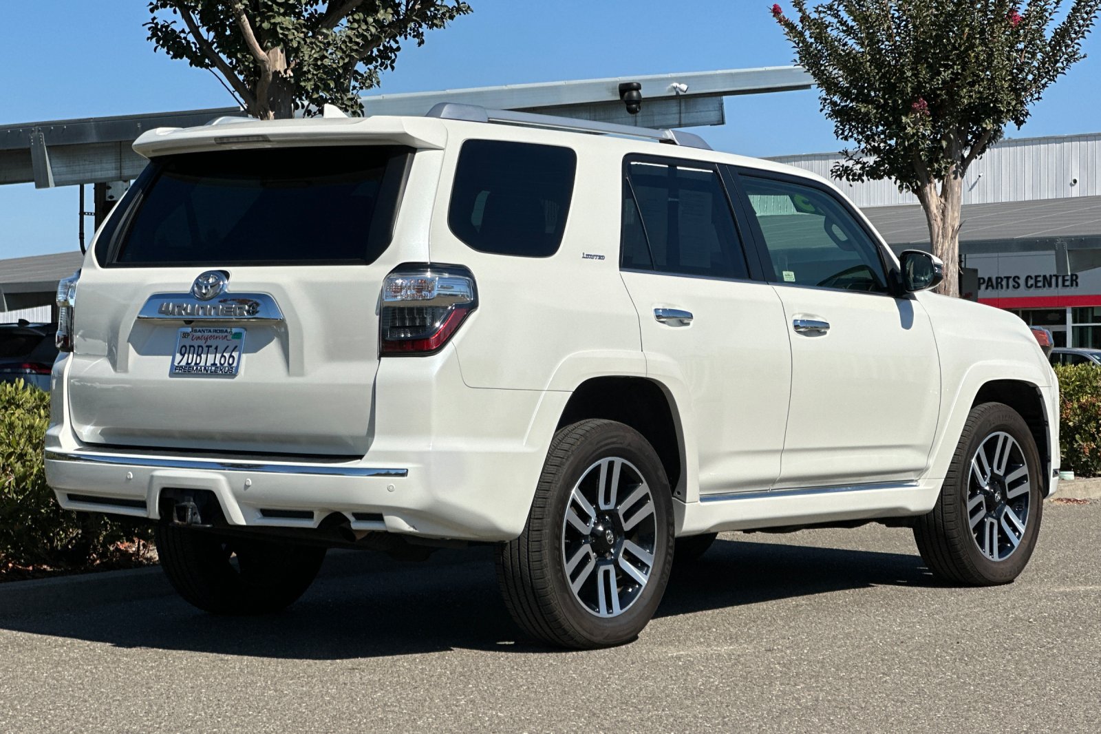 Used 2023 Toyota 4Runner Limited AWD/4WD image 4
