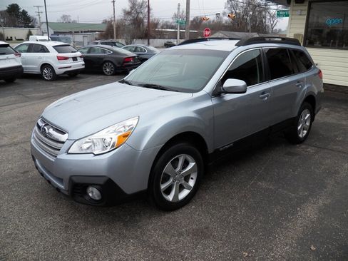 Used 2014 Subaru Outback 2.5i Premium image 2