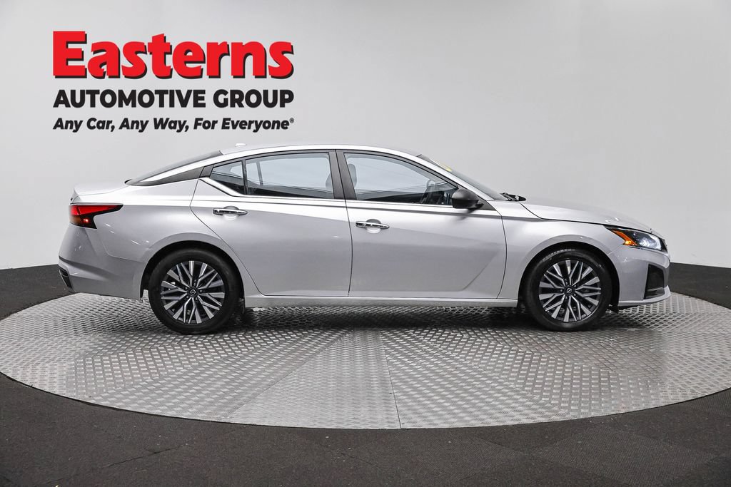 Used 2024 Nissan Altima 2.5 SV FWD image 5