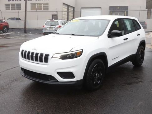 Used 2019 Jeep Cherokee Sport image 10