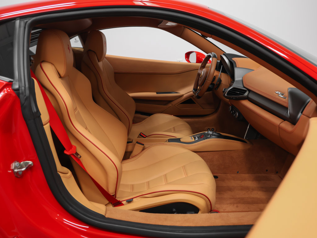 Certified 2013 Ferrari 458 Italia Coupe RWD image 23