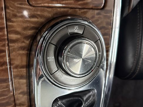 Used 2020 Nissan Armada SL image 58