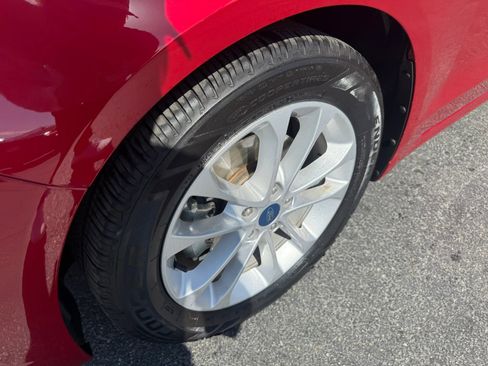 Used 2020 Ford Fusion SE FWD image 29