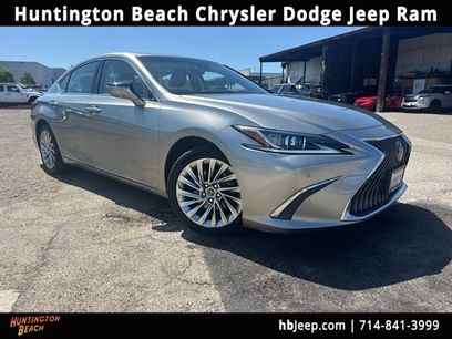 Used 2019 Lexus ES 300h w/ Accessory Package 2
